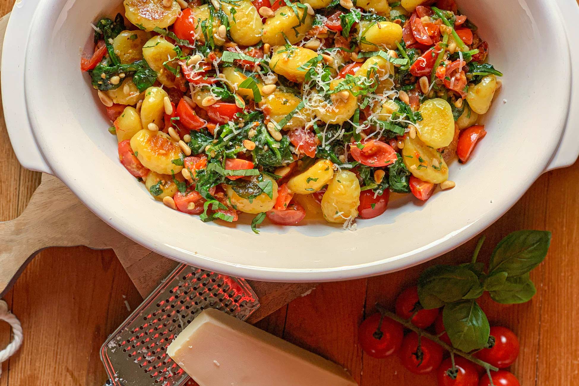 Recept vegetarische gnocchi tomaat spinazie