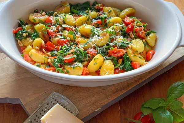 Vegetarische Gnocchi met tomaat en spinazie recept